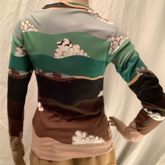 Long Sleeve Graphic Top - Picture 2 of 7